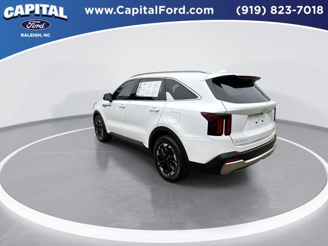 Used 2024 Kia Sorento S image 6
