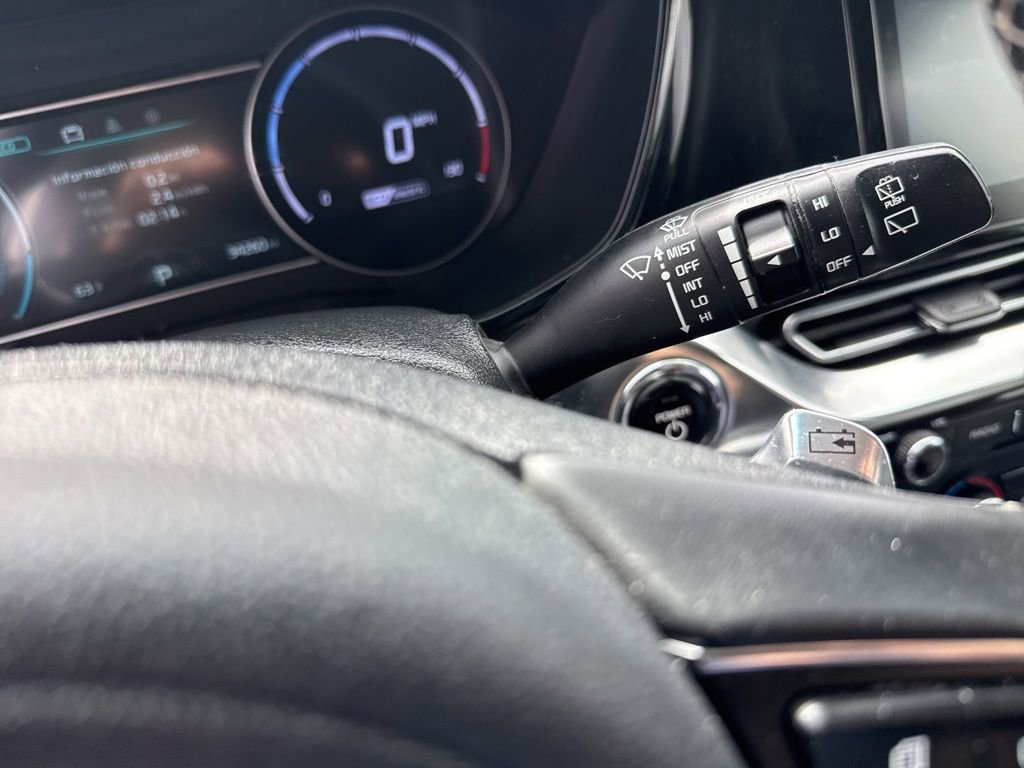 Used 2022 Kia Niro EX image 21