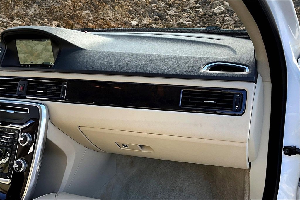 Used 2016 Volvo XC70 T5 Premier image 15