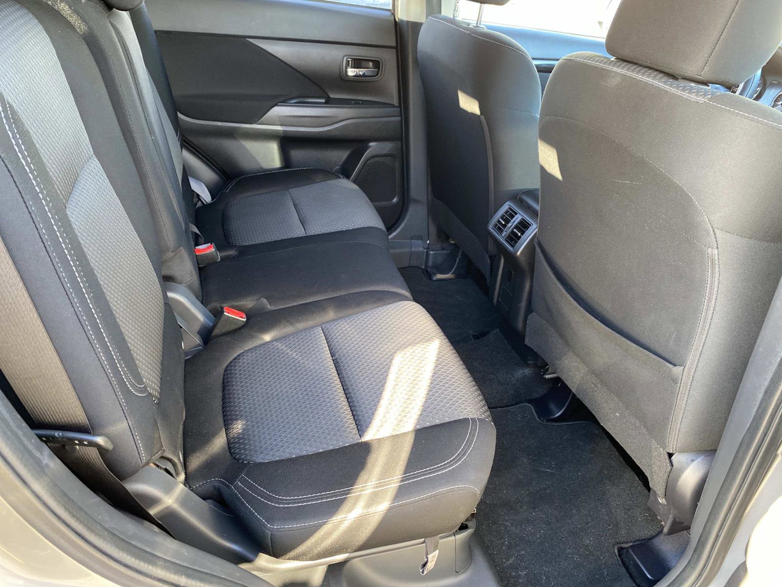 Used 2019 Mitsubishi Outlander ES image 24