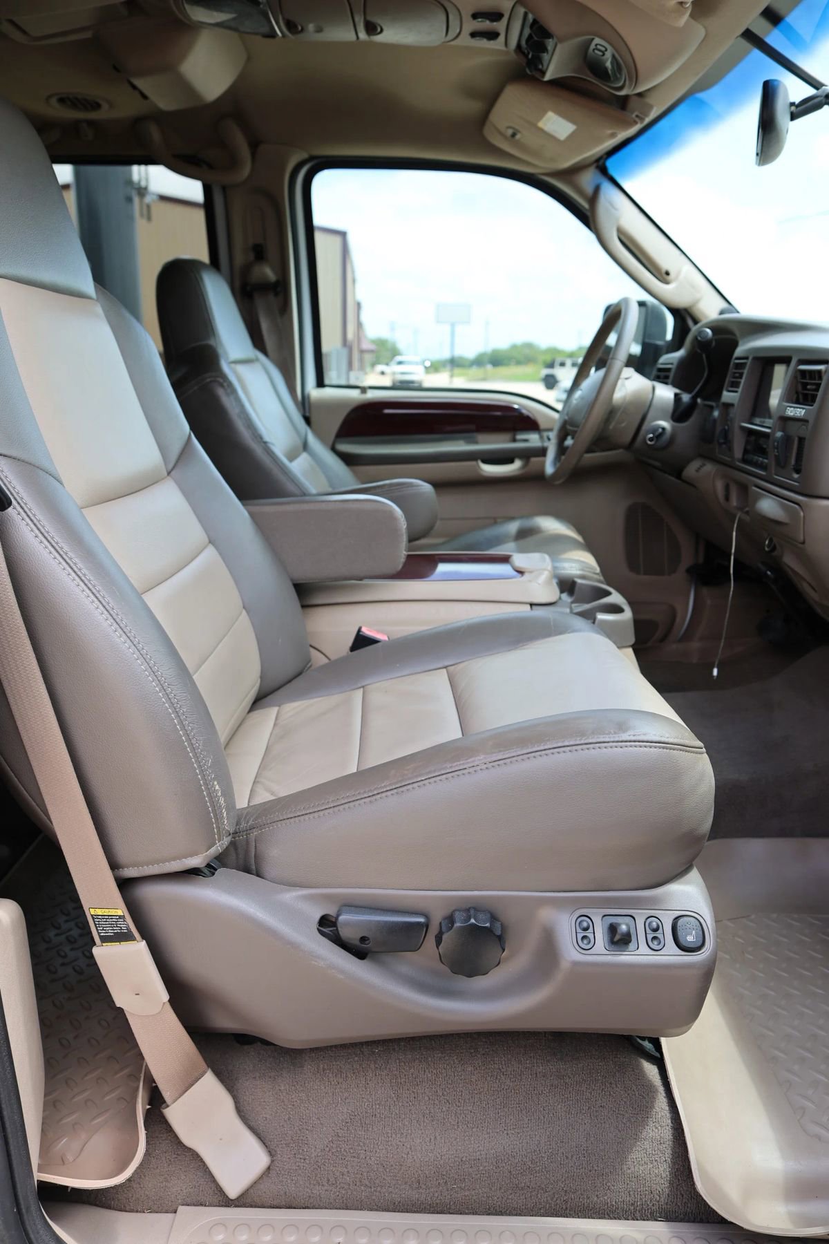 Used 2004 Ford Excursion Eddie Bauer AWD/4WD image 41