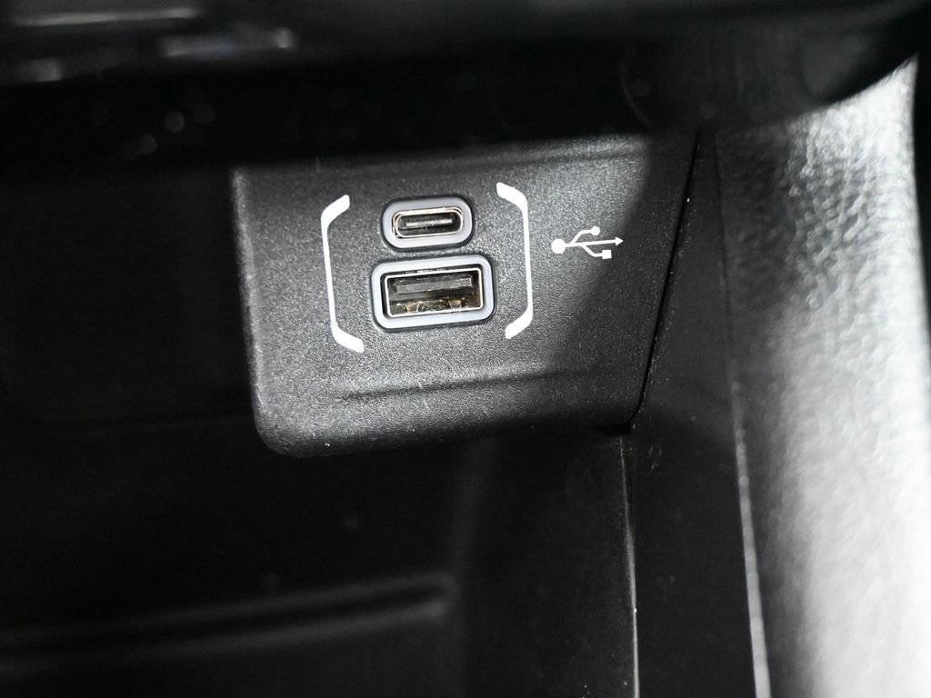 Used 2024 Jeep Compass Latitude image 3