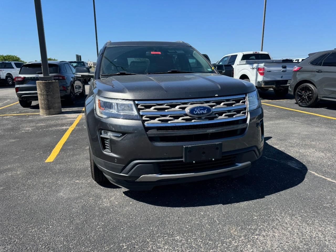Used 2018 Ford Explorer XLT w/ Equipment Group 202A FWD image 3