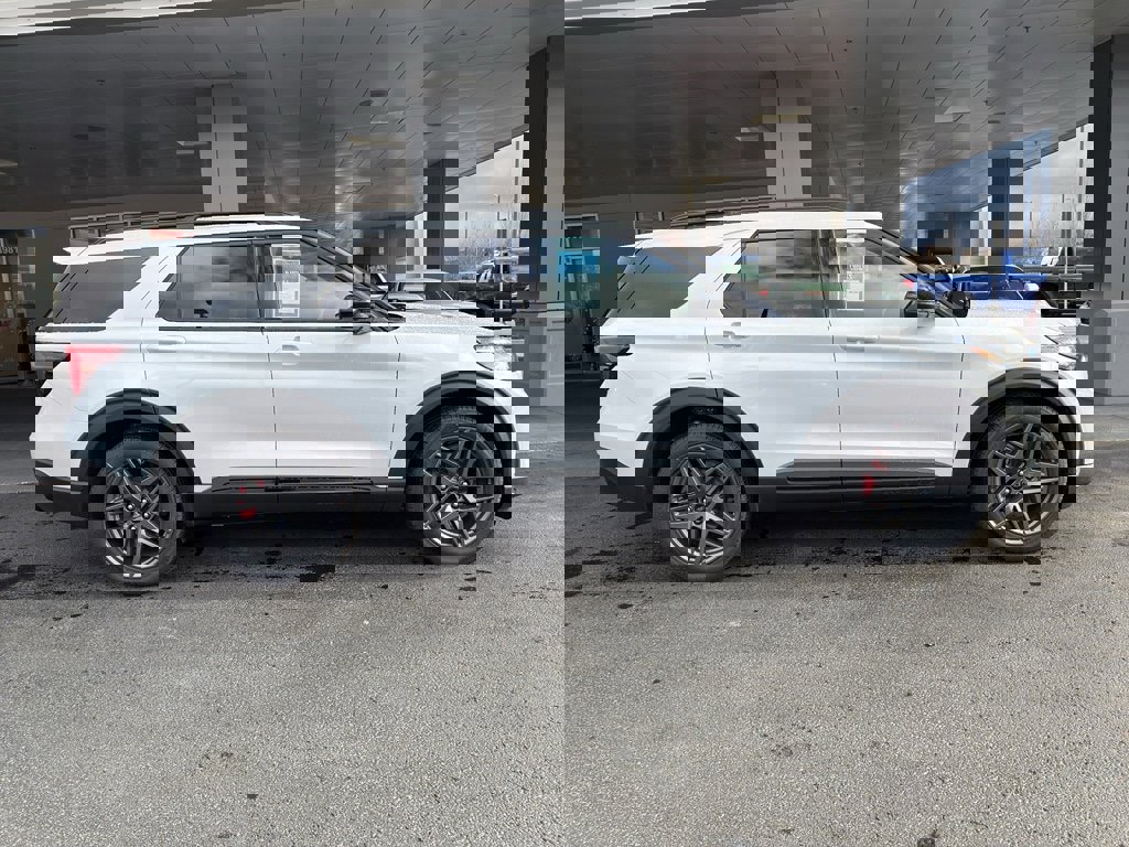 New 2026 Ford Explorer ST image 3