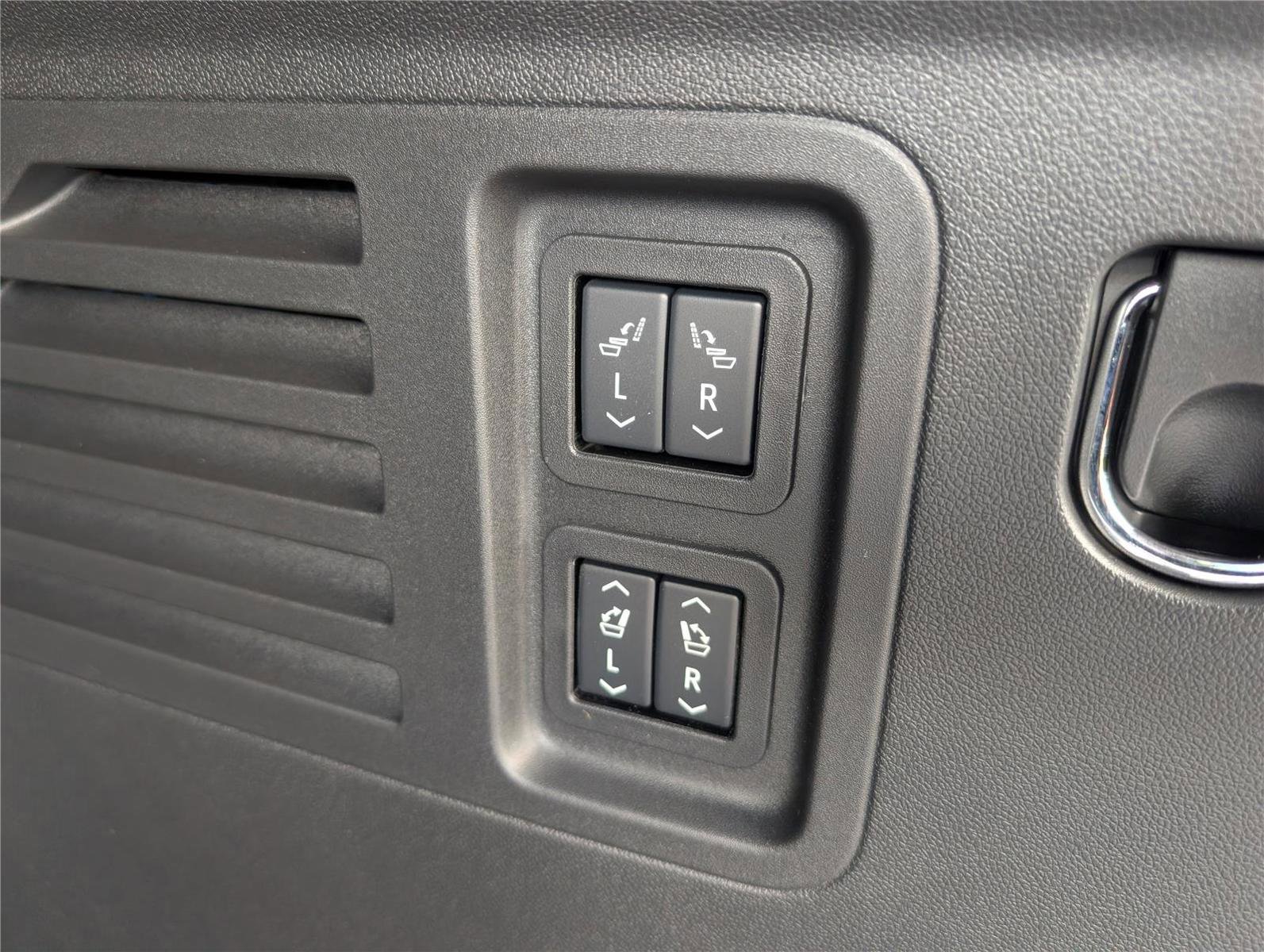 New 2026 Buick Enclave Sport Touring w/ Power Package image 12