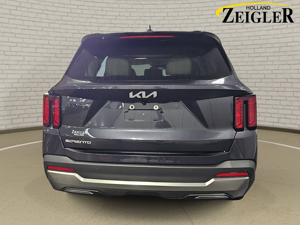 Used 2025 Kia Sorento S w/ Panoramic Sunroof Package FWD image 6