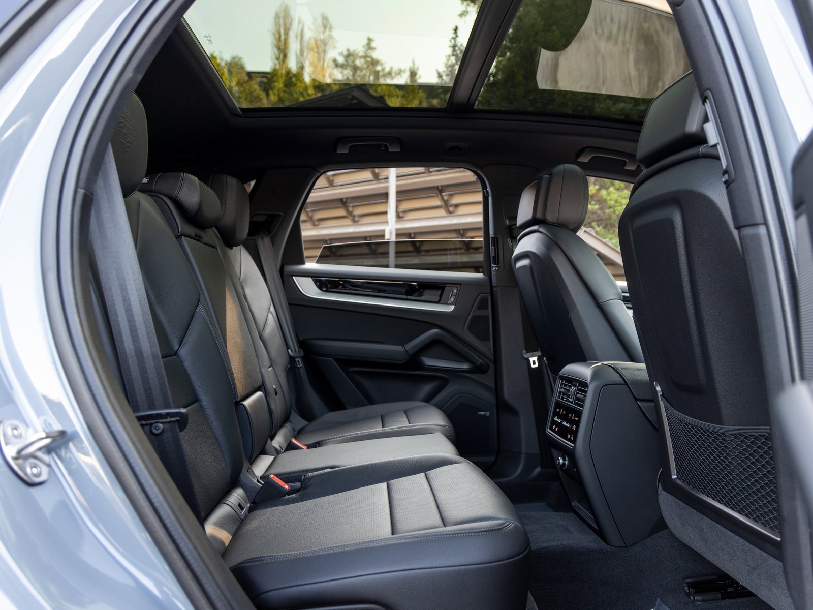 New 2025 Porsche Cayenne E-Hybrid image 46