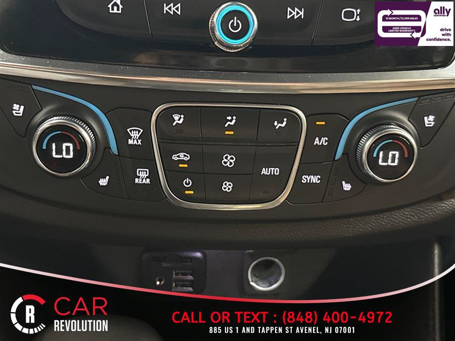 Used 2023 Chevrolet Traverse Premier FWD image 21