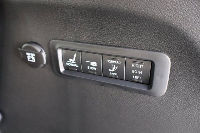 New 2026 Chrysler Pacifica Pinnacle w/ Trailer Tow Group image 43