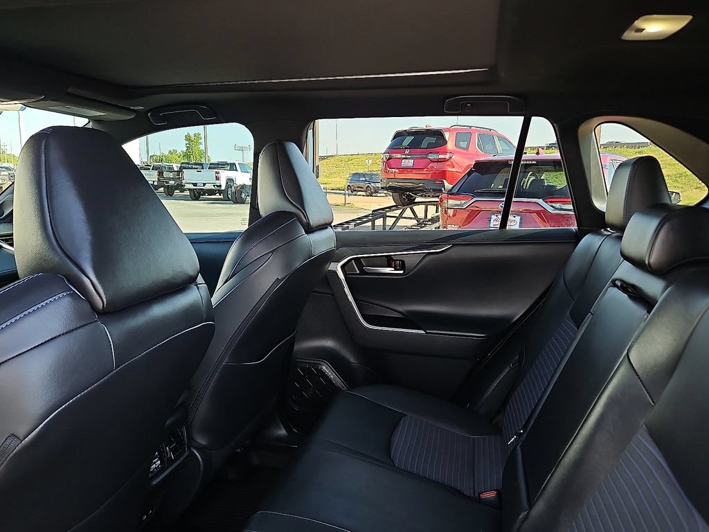 Used 2023 Toyota RAV4 XSE AWD/4WD image 17