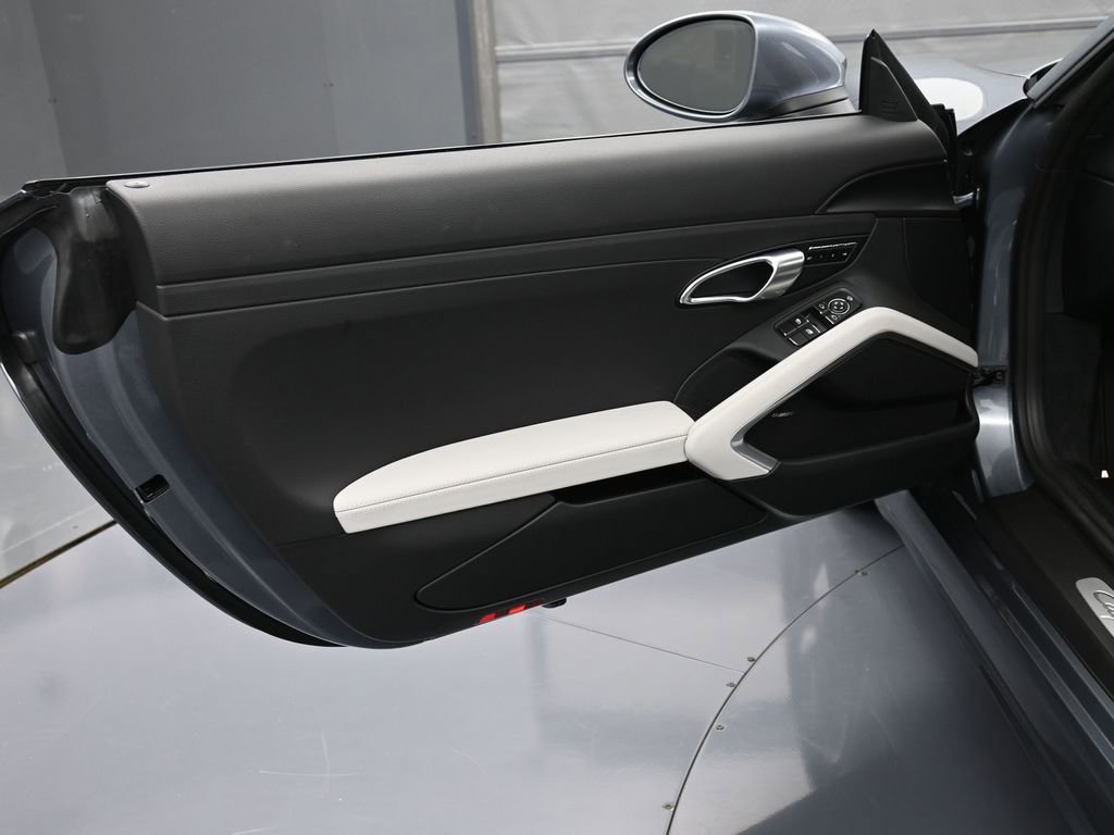 New 2025 Porsche 718 Cayman S RWD image 15