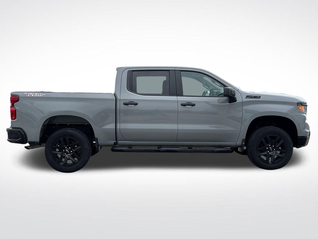 Used 2024 Chevrolet Silverado 1500 Custom Trail Boss w/ Turbomax Blackout Package AWD/4WD image 8