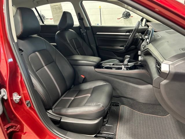 Used 2024 Nissan Altima 2.5 SR AWD/4WD image 12