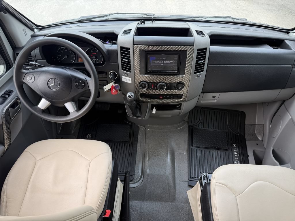 Used 2018 Mercedes-Benz Sprinter 3500 image 44
