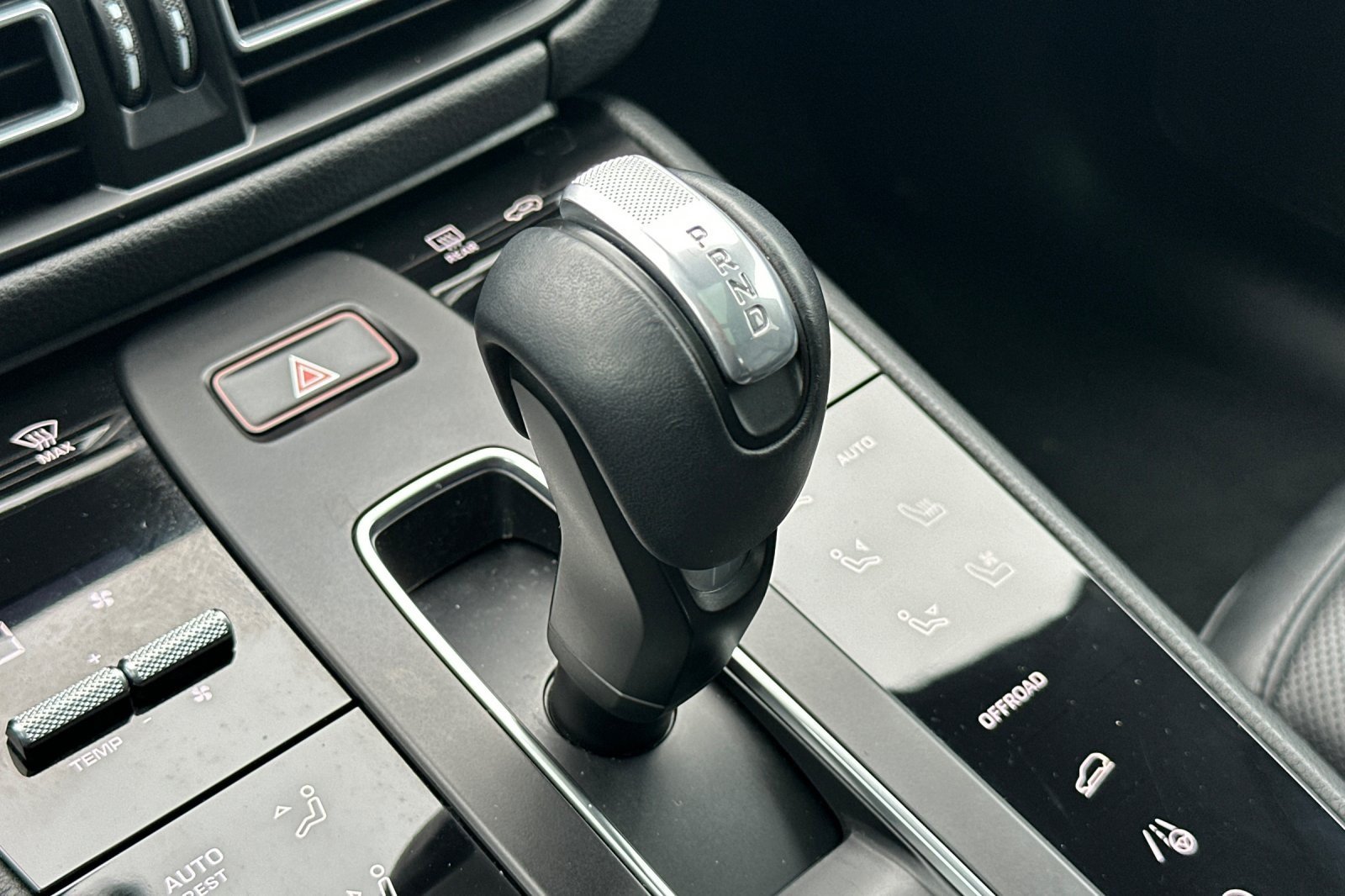 Used 2023 Porsche Macan AWD/4WD image 21