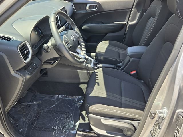 Certified 2025 Hyundai Venue SEL FWD image 10
