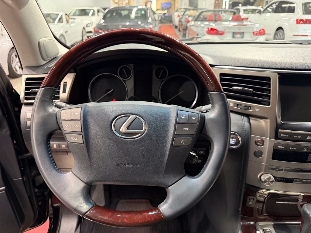 Used 2014 Lexus LX 570 4WD image 46