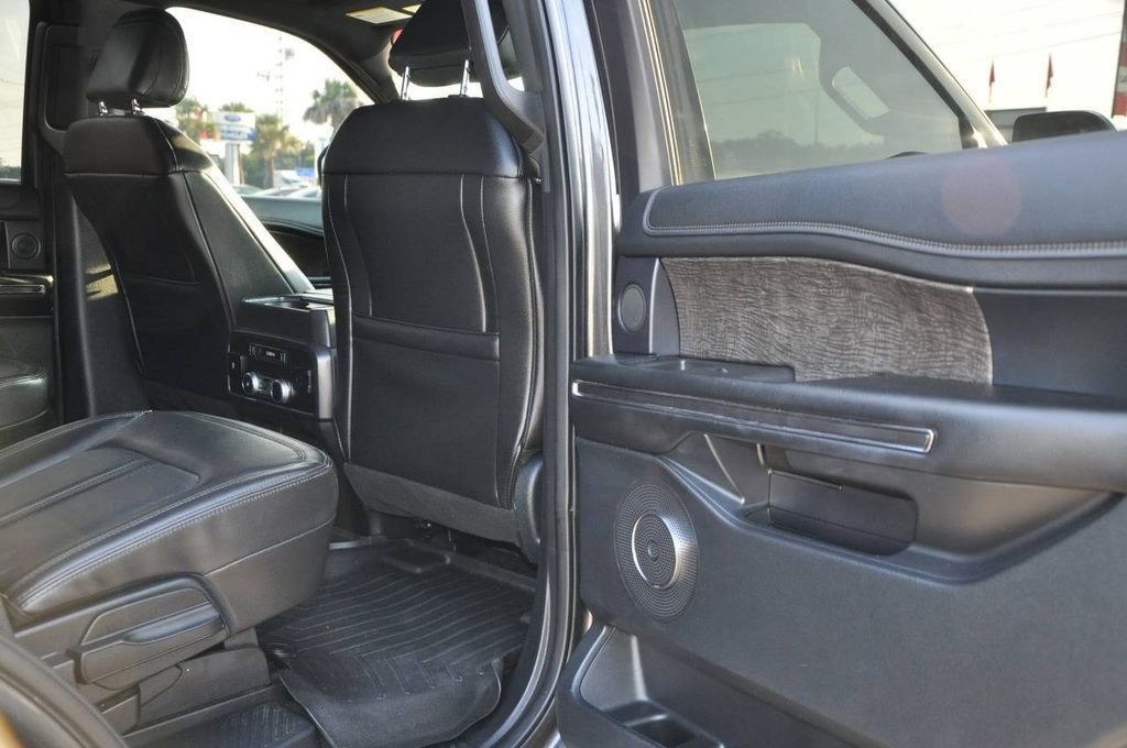 Used 2021 Ford Expedition Limited image 15