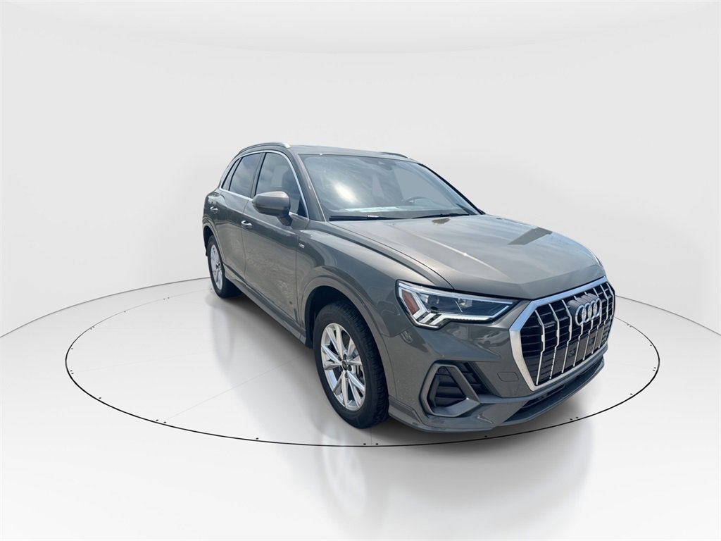 New 2025 Audi Q3 2.0T Premium image 2