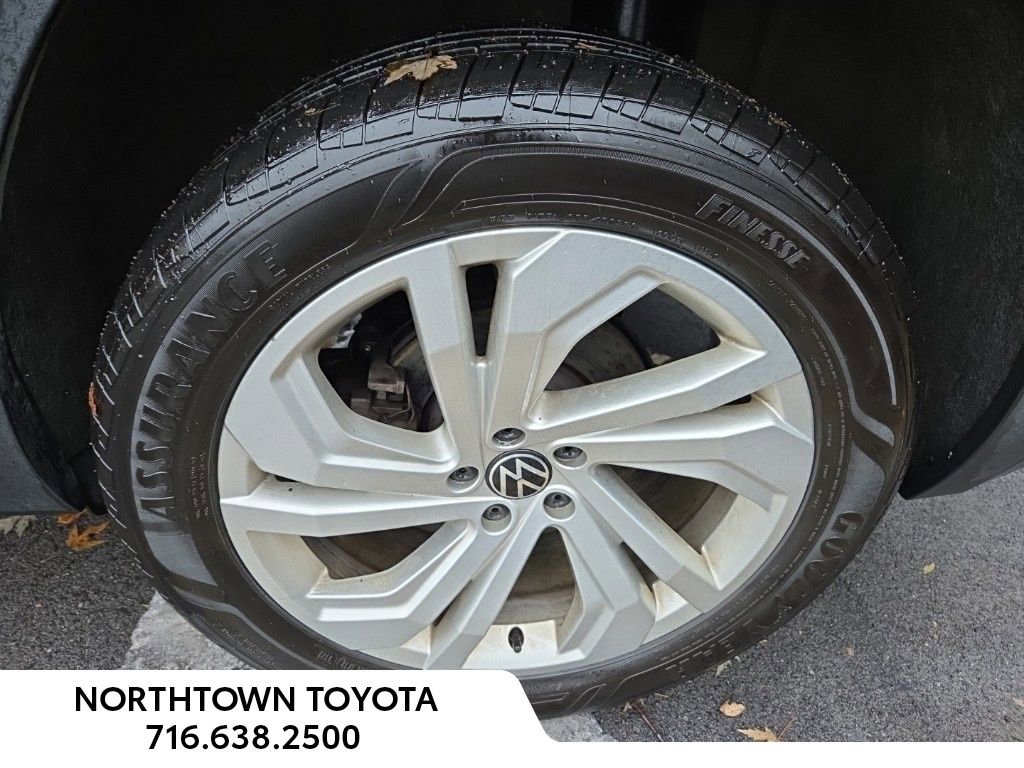 Used 2020 Volkswagen Atlas Cross Sport SEL image 12