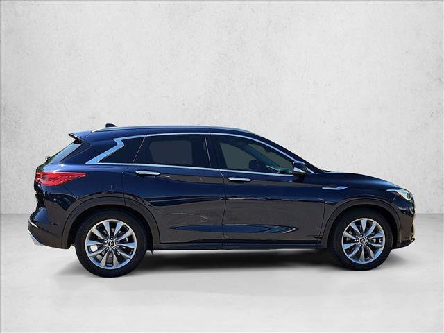 Used 2020 INFINITI QX50 Luxe w/ Navigation Package FWD image 3