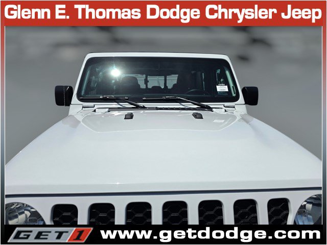 Certified 2023 Jeep Gladiator Sport AWD/4WD image 5