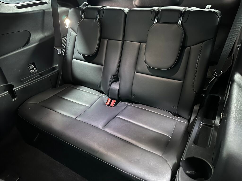 Used 2022 Ford Explorer XLT w/ Equipment Group 202A AWD/4WD image 11