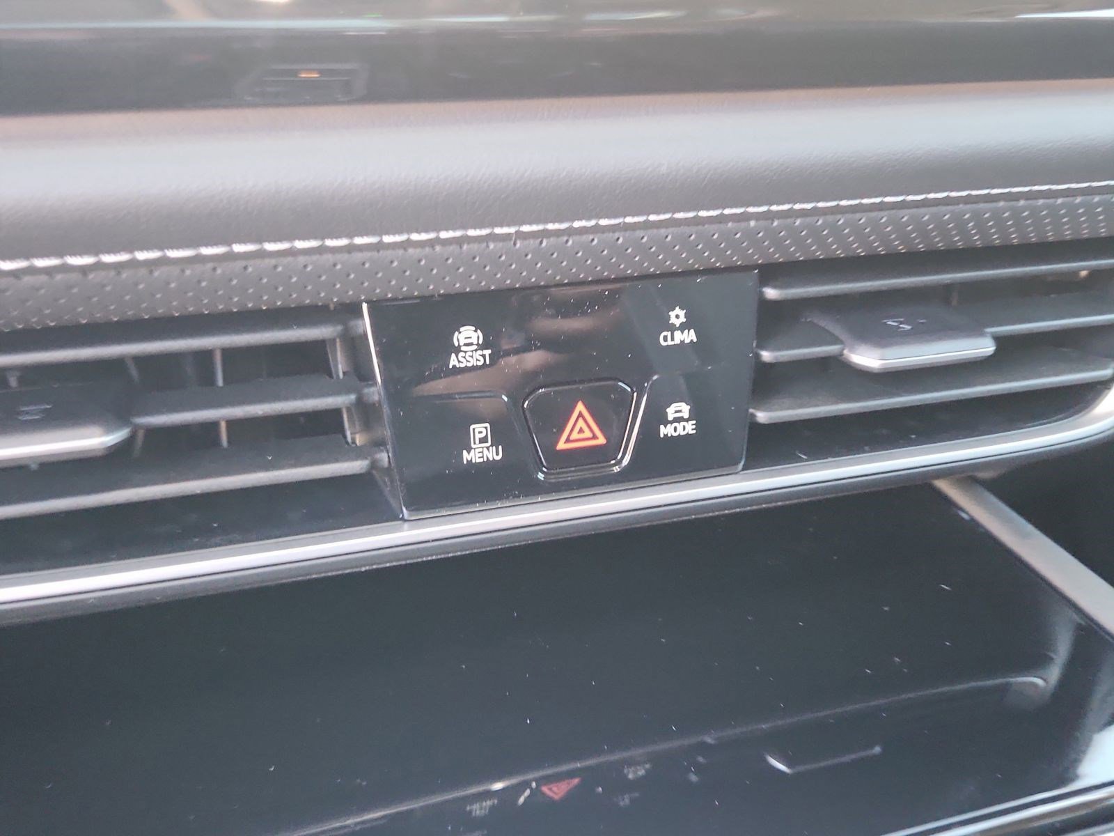 New 2025 Volkswagen Atlas SEL image 25