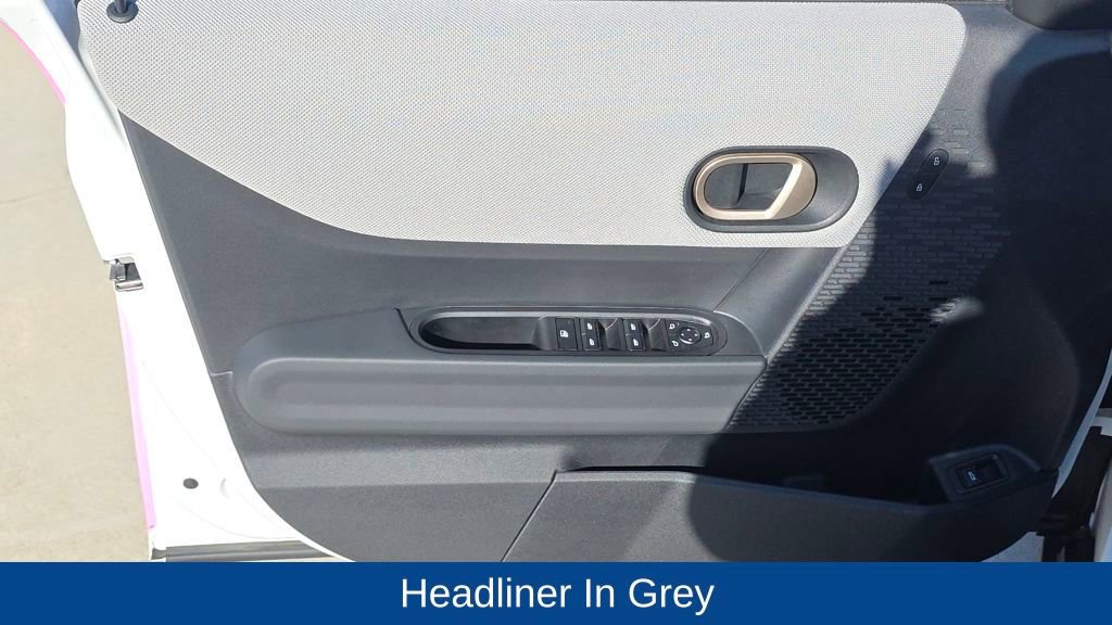 Used 2025 MINI Cooper 4-Door Hardtop image 23