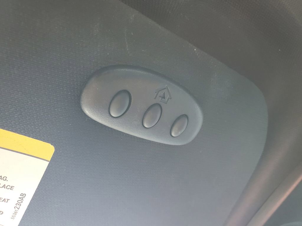 Used 2013 Chrysler 200 Limited image 21