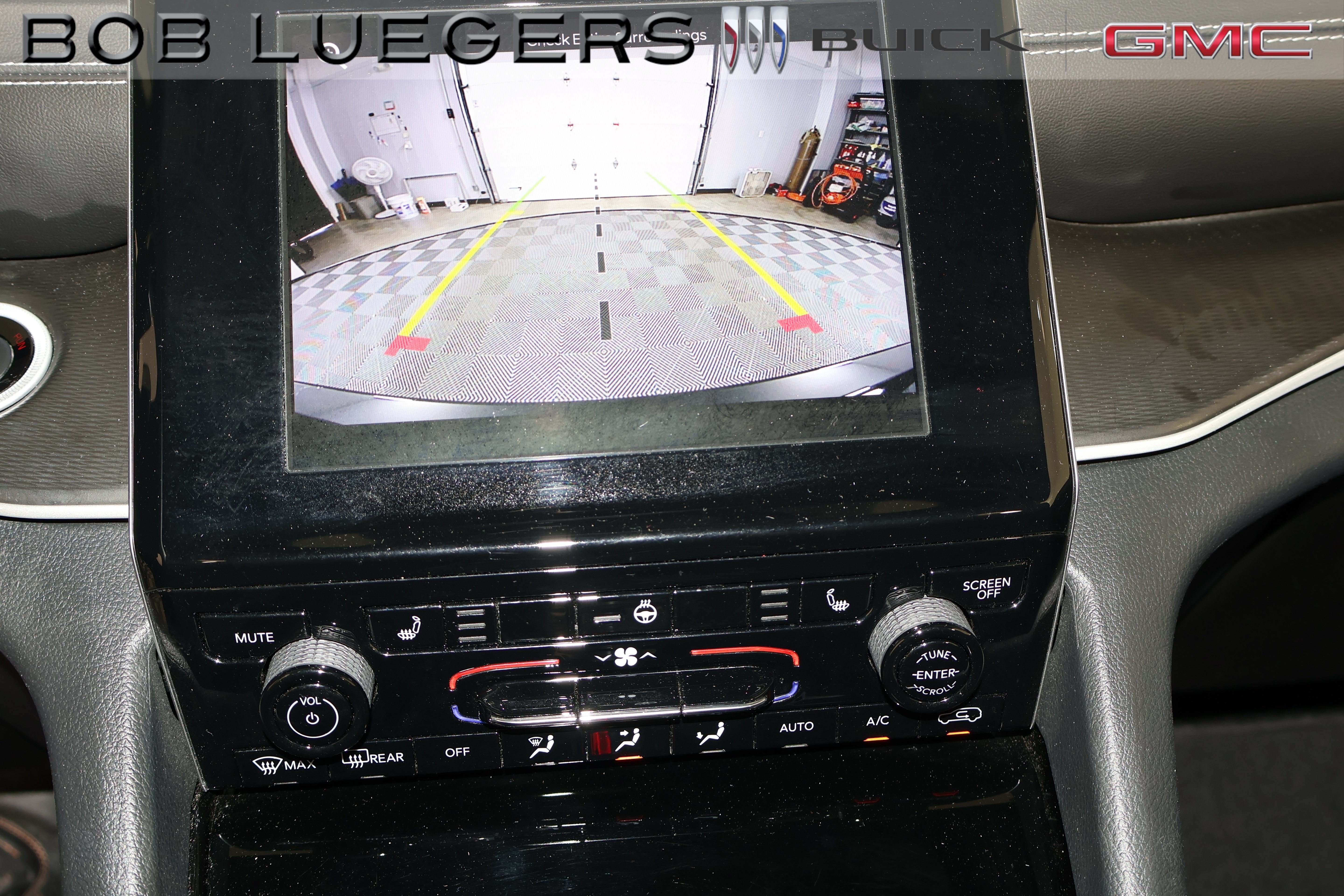 Used 2023 Jeep Grand Cherokee Altitude AWD/4WD image 26