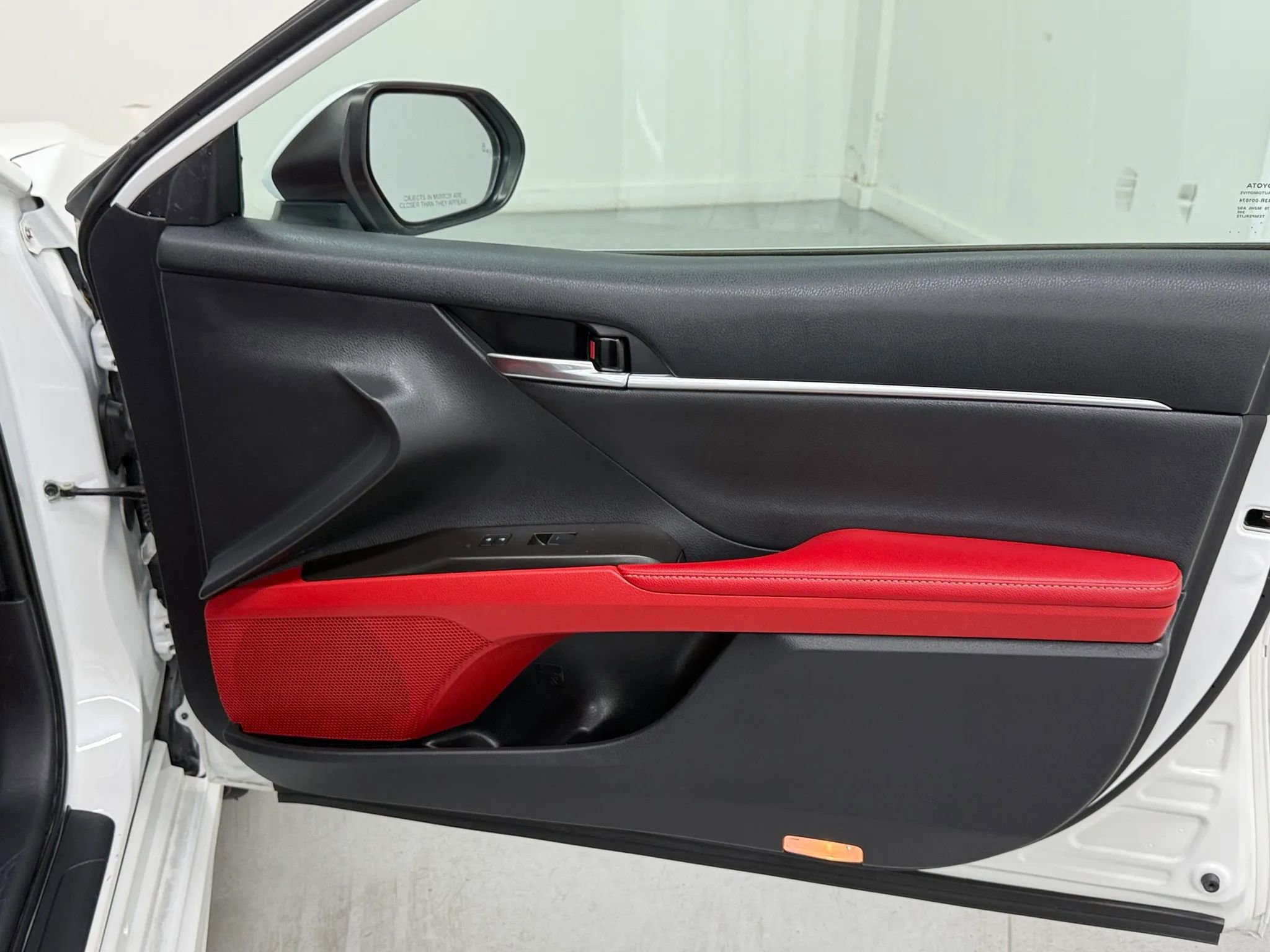 Used 2021 Toyota Camry XSE w/ Navigation Upgrade Package image 17