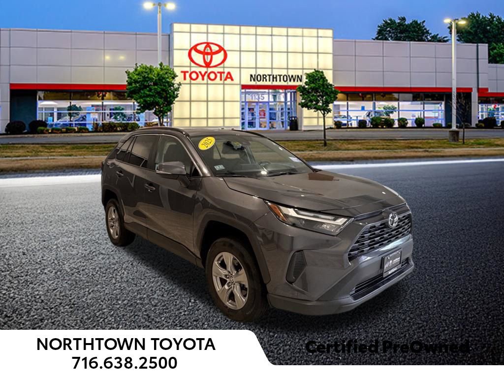 Used 2025 Toyota RAV4 XLE AWD/4WD image 5