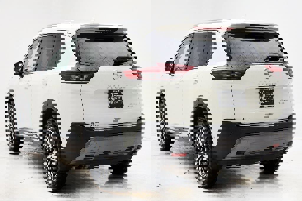 Used 2023 Nissan Rogue SL w/ SL Premium Package image 6