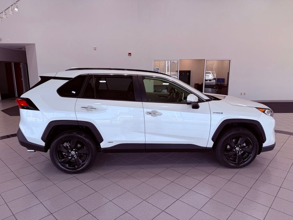 Used 2020 Toyota RAV4 Limited image 18