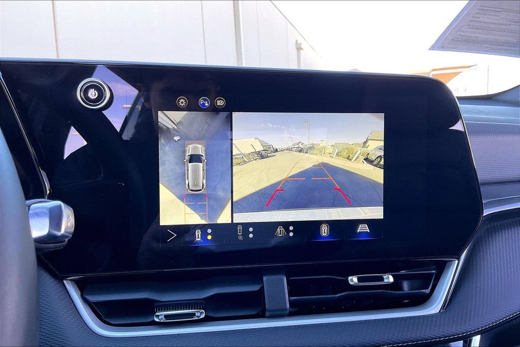 Used 2025 Chevrolet Equinox LT w/ Convenience Package II image 21