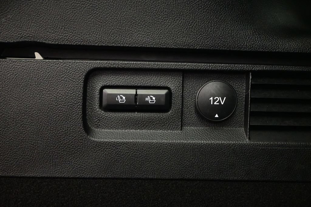 Used 2023 Lincoln Nautilus FWD w/ Premium Package image 38