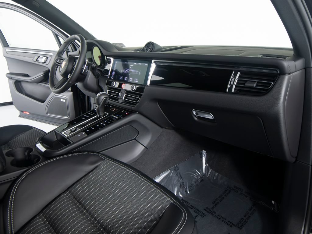 New 2026 Porsche Macan Turbo AWD/4WD image 35
