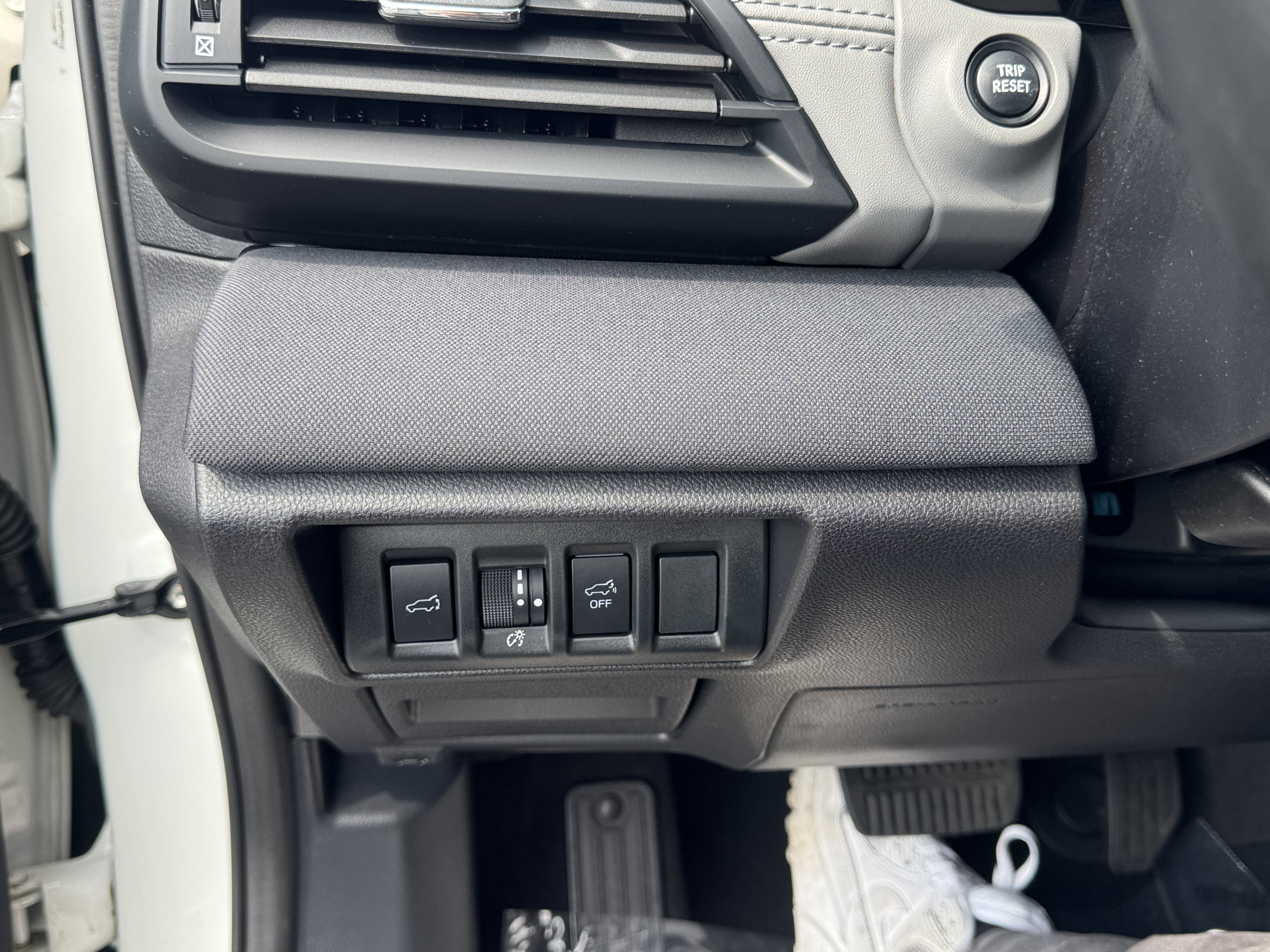 Used 2024 Subaru Outback Premium AWD/4WD image 18