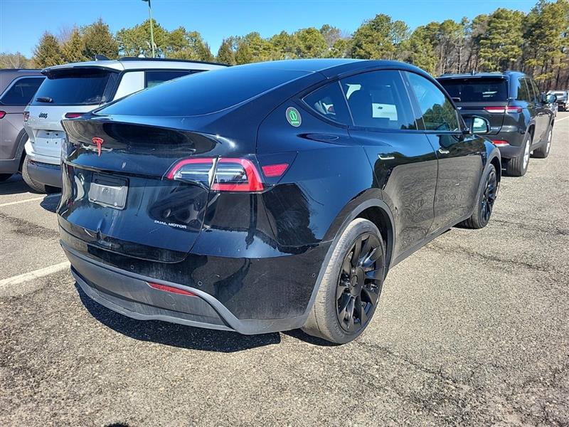 Used 2021 Tesla Model Y Long Range image 8