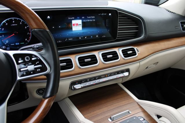 Used 2022 Mercedes-Benz GLS 450 4MATIC image 17