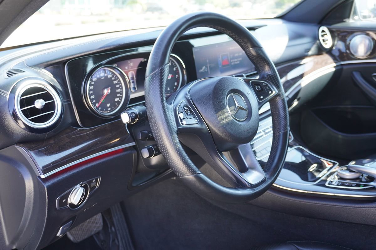 Used 2017 Mercedes-Benz E 300 image 27