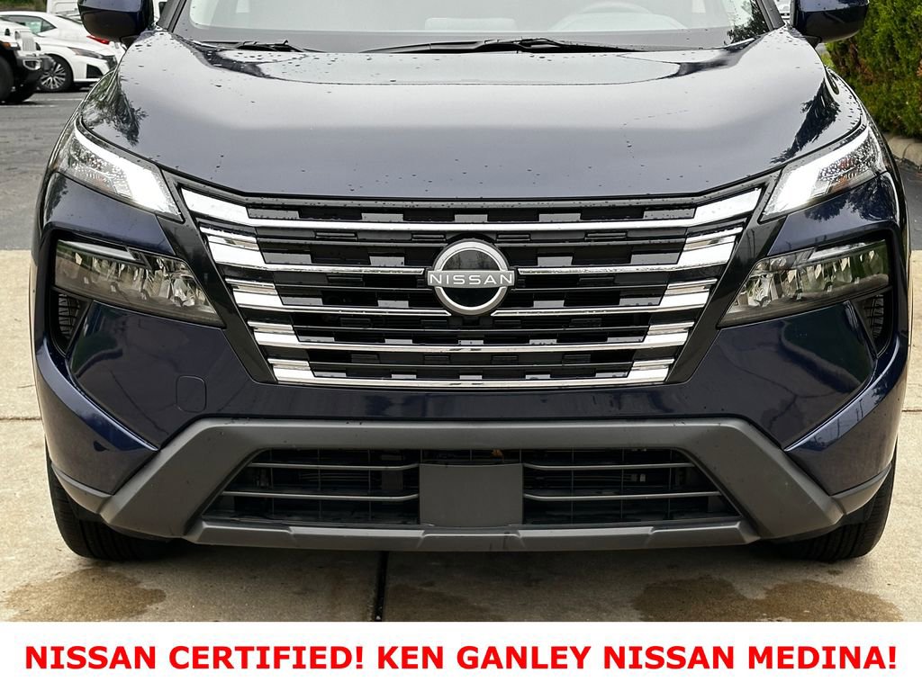 Certified 2026 Nissan Rogue SV AWD/4WD image 8