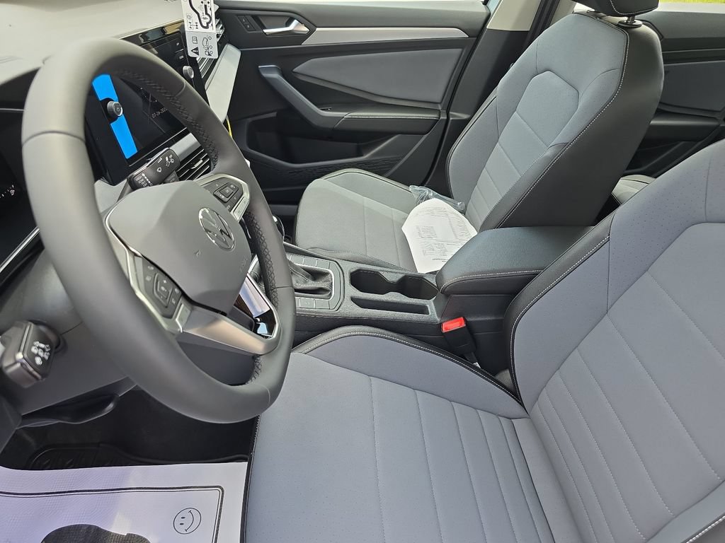 New 2026 Volkswagen Jetta SE FWD image 12