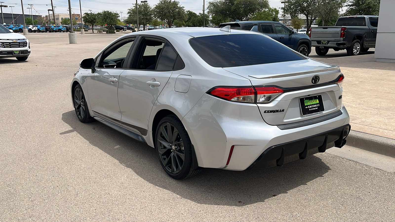 Used 2025 Toyota Corolla SE image 6