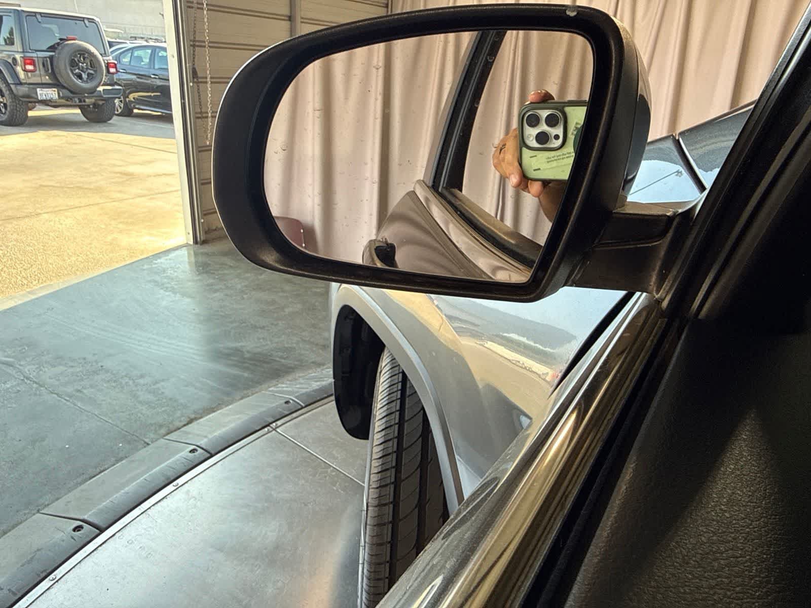 Used 2016 Jeep Cherokee Latitude FWD image 20