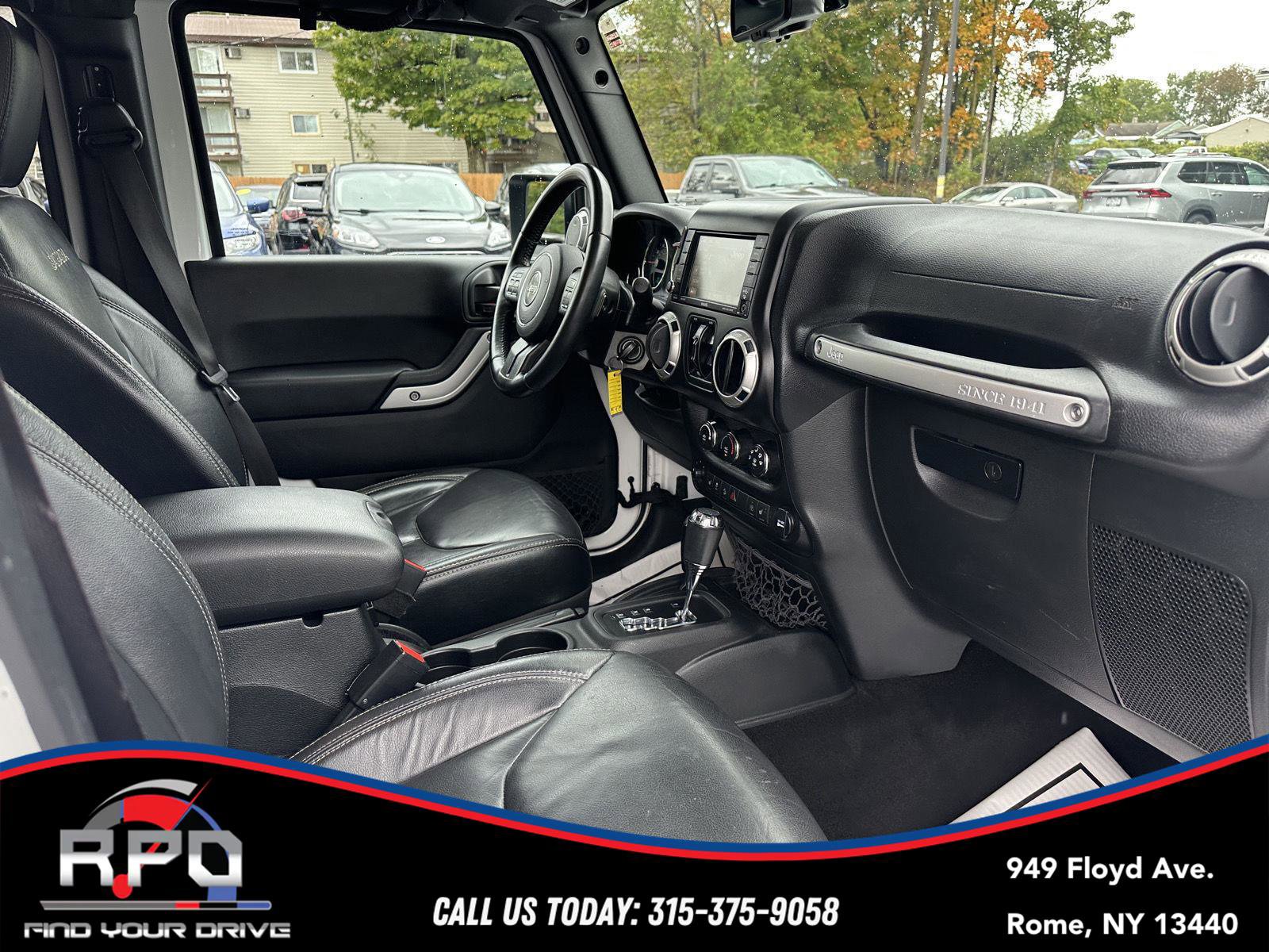 Used 2017 Jeep Wrangler Unlimited Sahara w/ Connectivity Group image 20