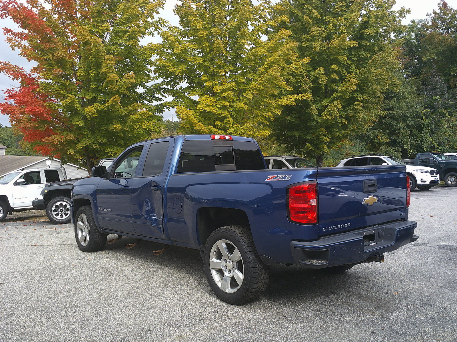Used 2017 Chevrolet Silverado 1500 LT w/ All Star Edition AWD/4WD image 7
