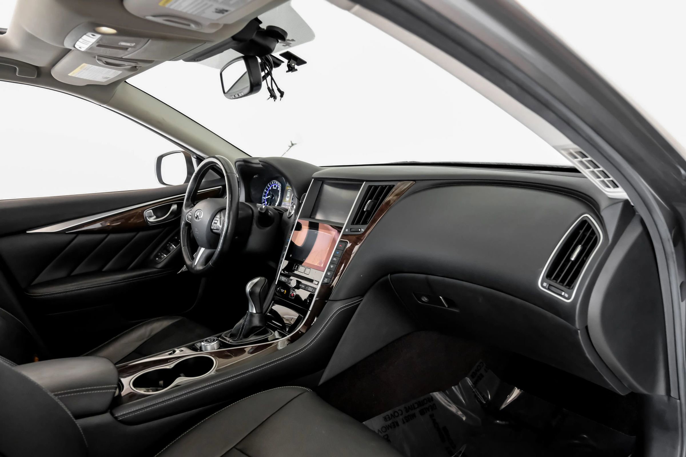 Used 2017 INFINITI Q50 3.0t Premium w/ Driver Assistance Package image 11