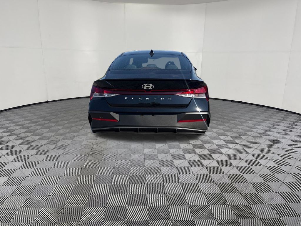 New 2026 Hyundai Elantra SEL Sport FWD image 7